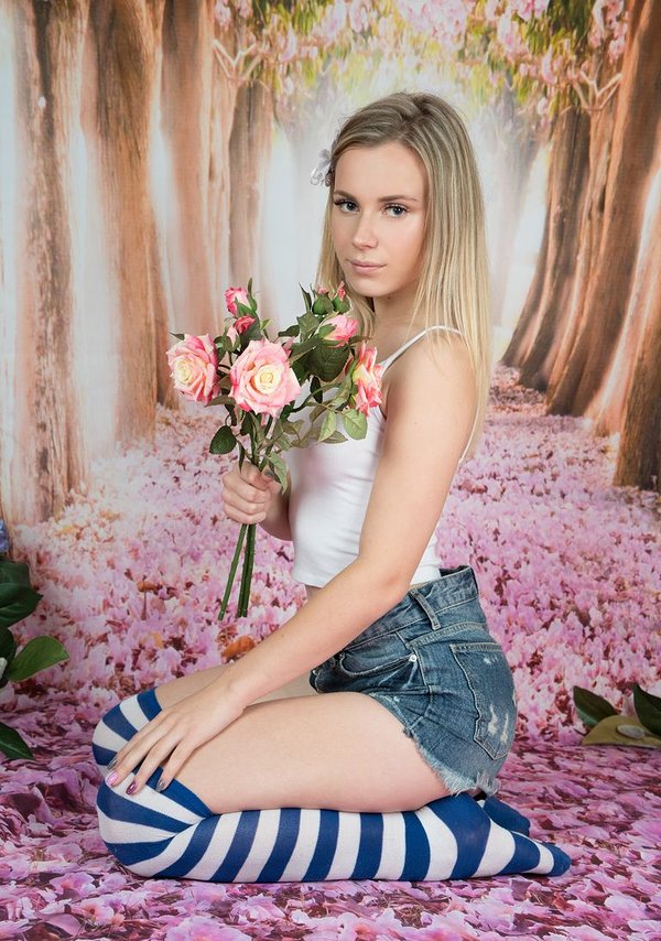Ангелина, 24